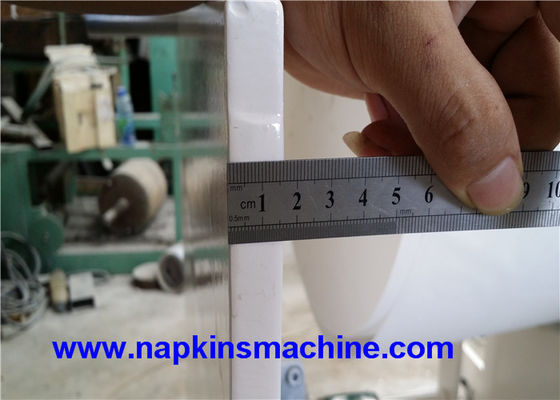 1000 قطعة / دقيقة 400 مم عرض 1/12 آلة إنتاج منديل مطوي