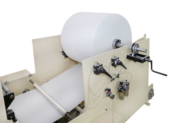 النقش التصفيح 330mm المناديل الورقية ماكينة صنع المناديل الورقية